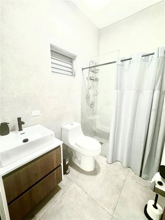 For Rent: $2,500 (2 beds, 2 baths, 890 Square Feet)