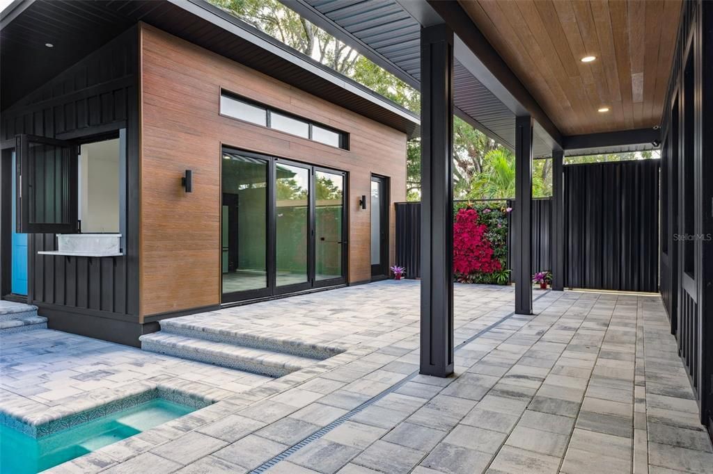 For Sale: $1,800,000 (4 beds, 4 baths, 3298 Square Feet)