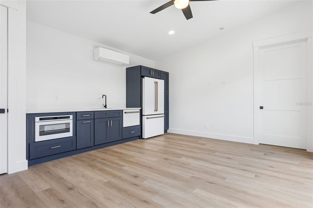 For Sale: $1,800,000 (4 beds, 4 baths, 3298 Square Feet)