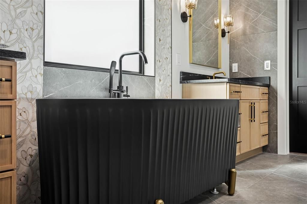 For Sale: $1,800,000 (4 beds, 4 baths, 3298 Square Feet)