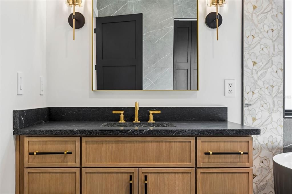 For Sale: $1,800,000 (4 beds, 4 baths, 3298 Square Feet)