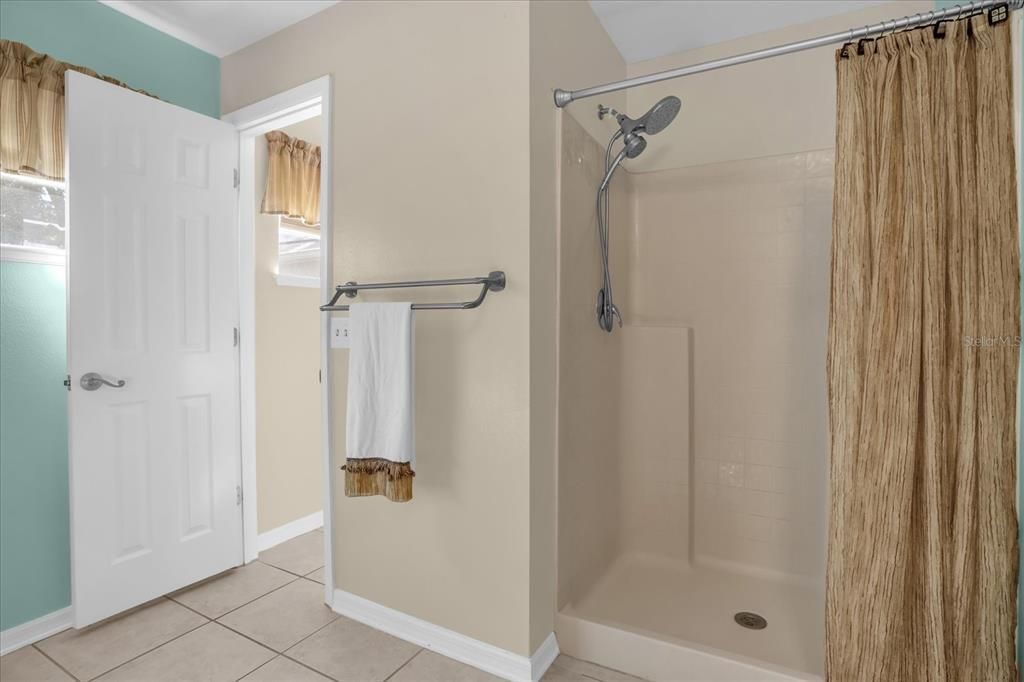 For Sale: $337,000 (4 beds, 2 baths, 2088 Square Feet)