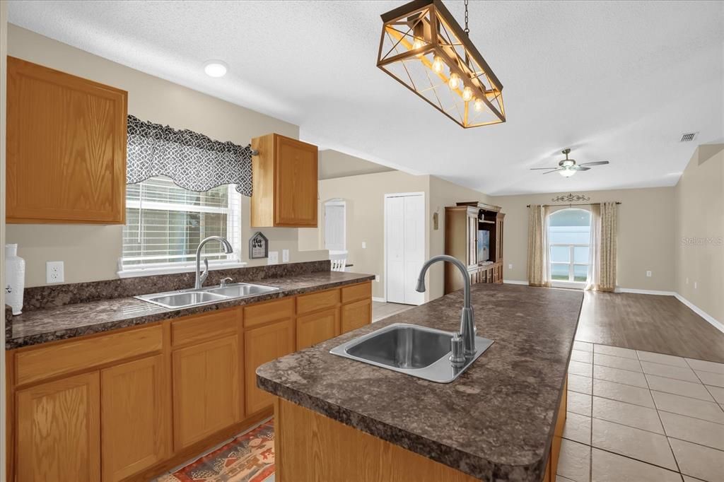 For Sale: $337,000 (4 beds, 2 baths, 2088 Square Feet)