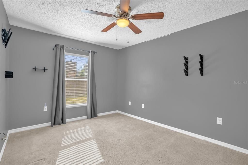 For Sale: $337,000 (4 beds, 2 baths, 2088 Square Feet)