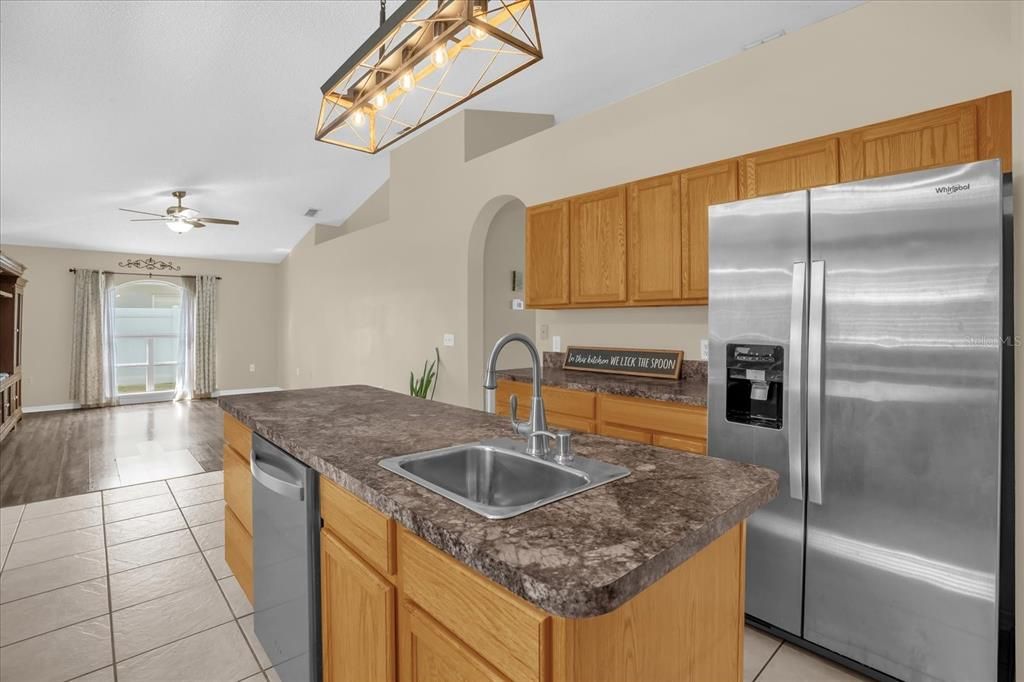 For Sale: $337,000 (4 beds, 2 baths, 2088 Square Feet)