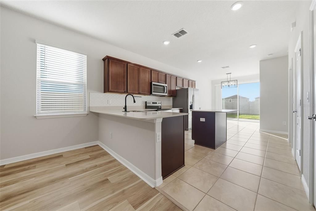 En Venta: $339,999 (3 camas, 2 baños, 1554 Pies cuadrados)