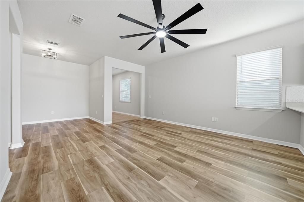 En Venta: $339,999 (3 camas, 2 baños, 1554 Pies cuadrados)