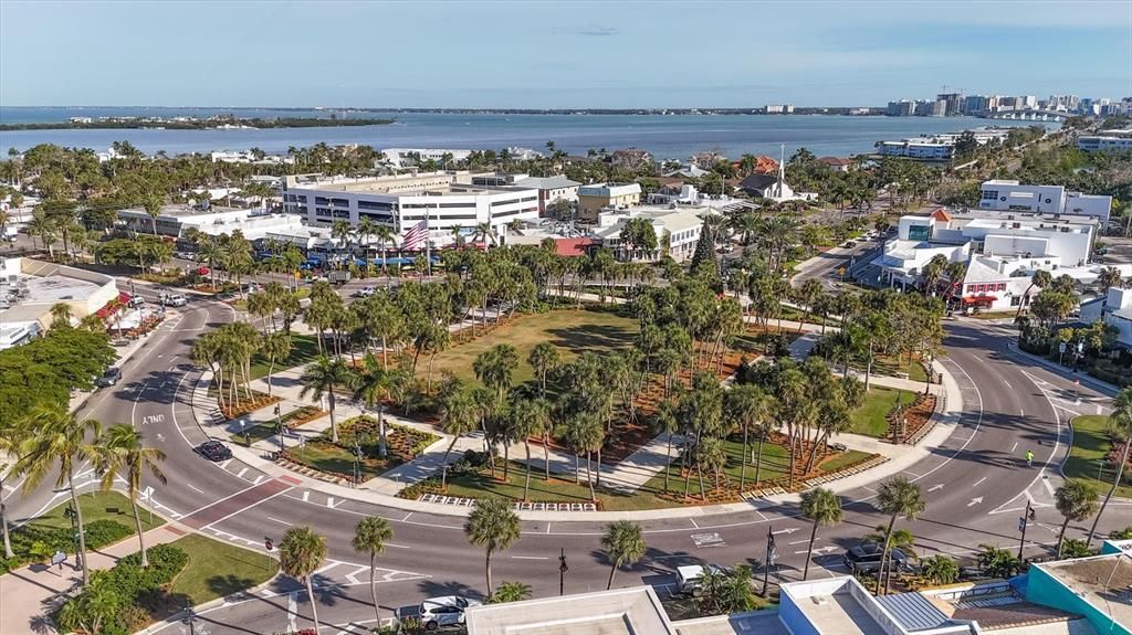 For Sale: $1,495,000 (3 beds, 2 baths, 1422 Square Feet)