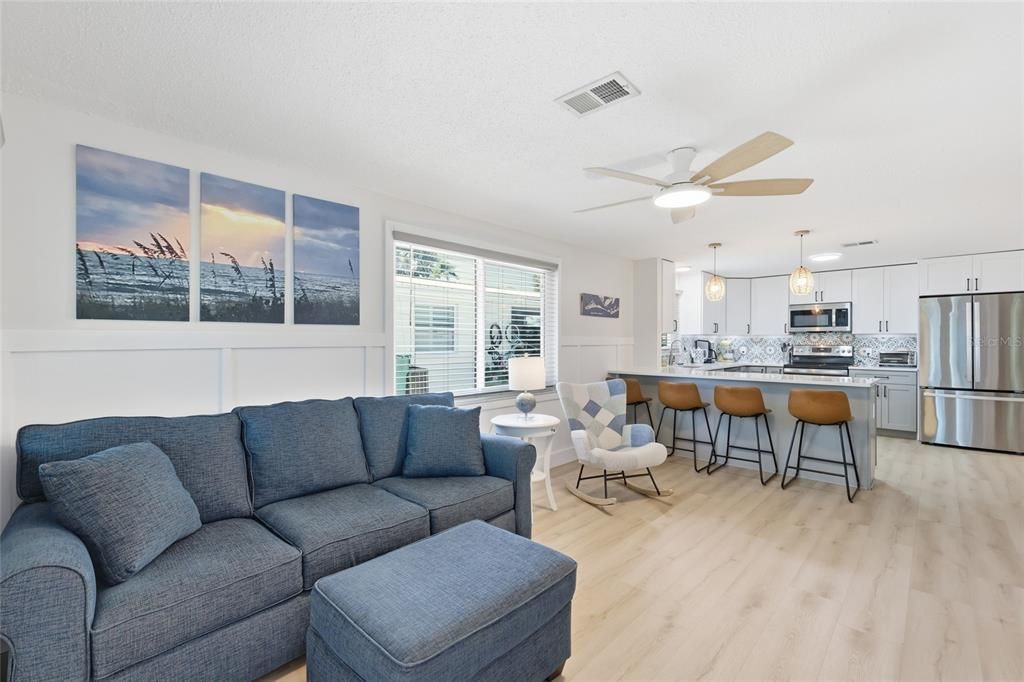 For Sale: $589,900 (2 beds, 2 baths, 1284 Square Feet)