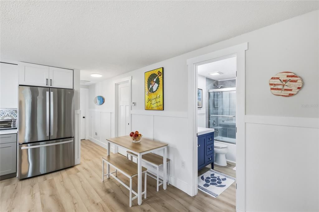 For Sale: $589,900 (2 beds, 2 baths, 1284 Square Feet)