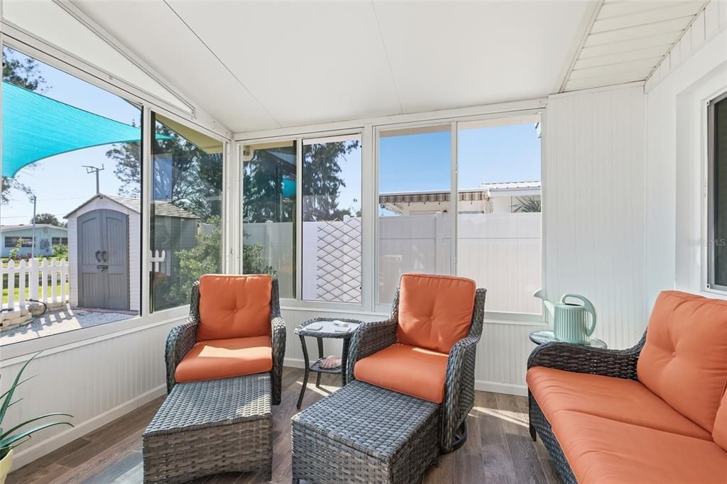 For Sale: $589,900 (2 beds, 2 baths, 1284 Square Feet)