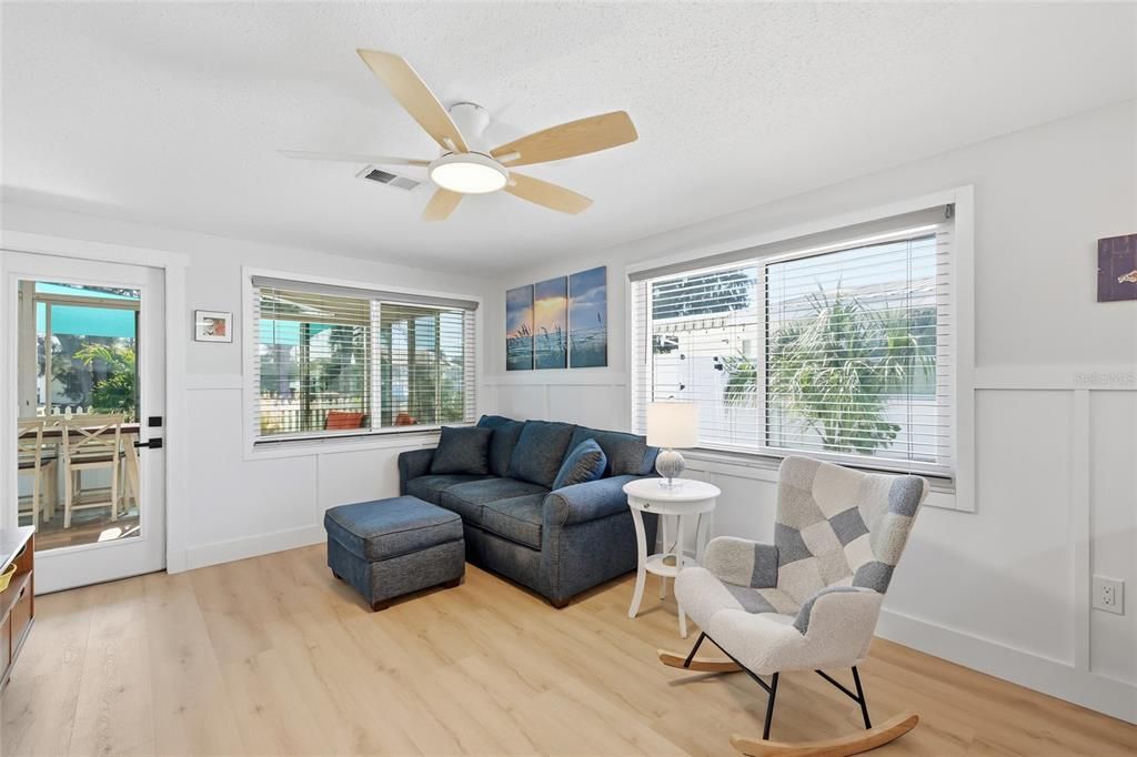 For Sale: $589,900 (2 beds, 2 baths, 1284 Square Feet)