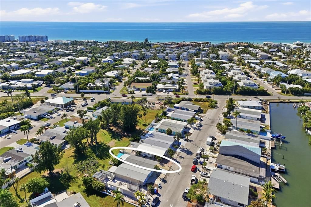 For Sale: $589,900 (2 beds, 2 baths, 1284 Square Feet)