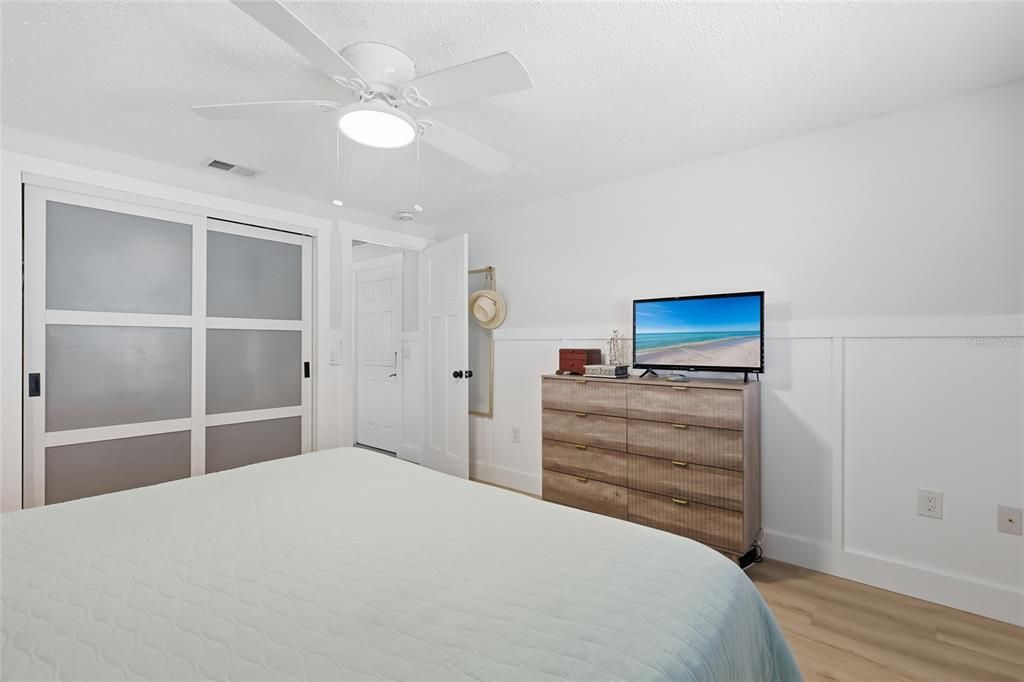 For Sale: $589,900 (2 beds, 2 baths, 1284 Square Feet)