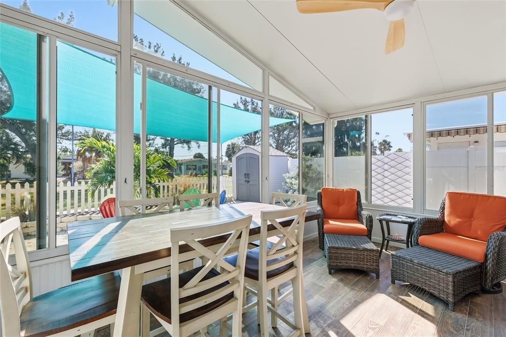 For Sale: $589,900 (2 beds, 2 baths, 1284 Square Feet)