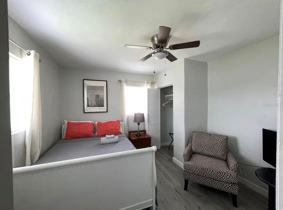 出租: $2,000 (2 贝兹, 1 浴室, 800 平方英尺)