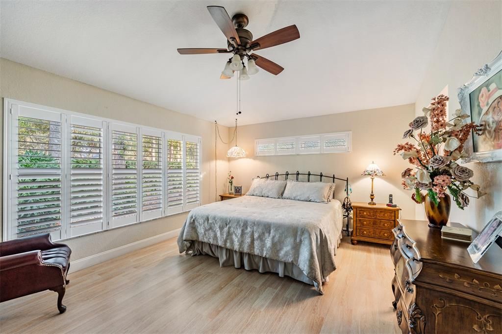 待售: $340,000 (2 贝兹, 2 浴室, 1710 平方英尺)