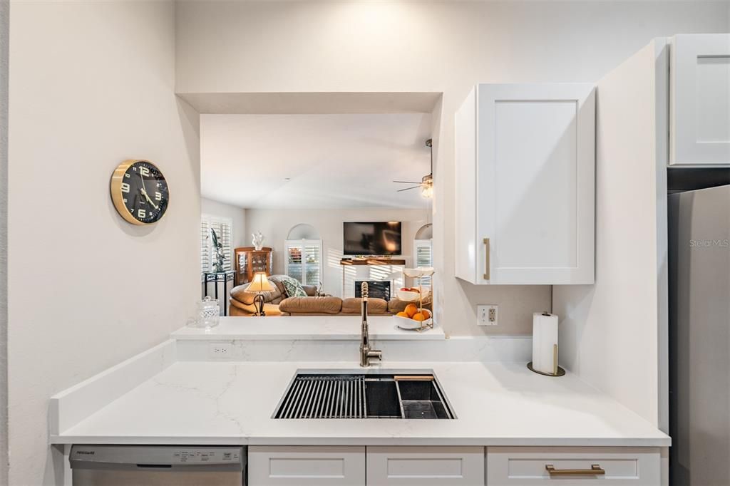 待售: $340,000 (2 贝兹, 2 浴室, 1710 平方英尺)