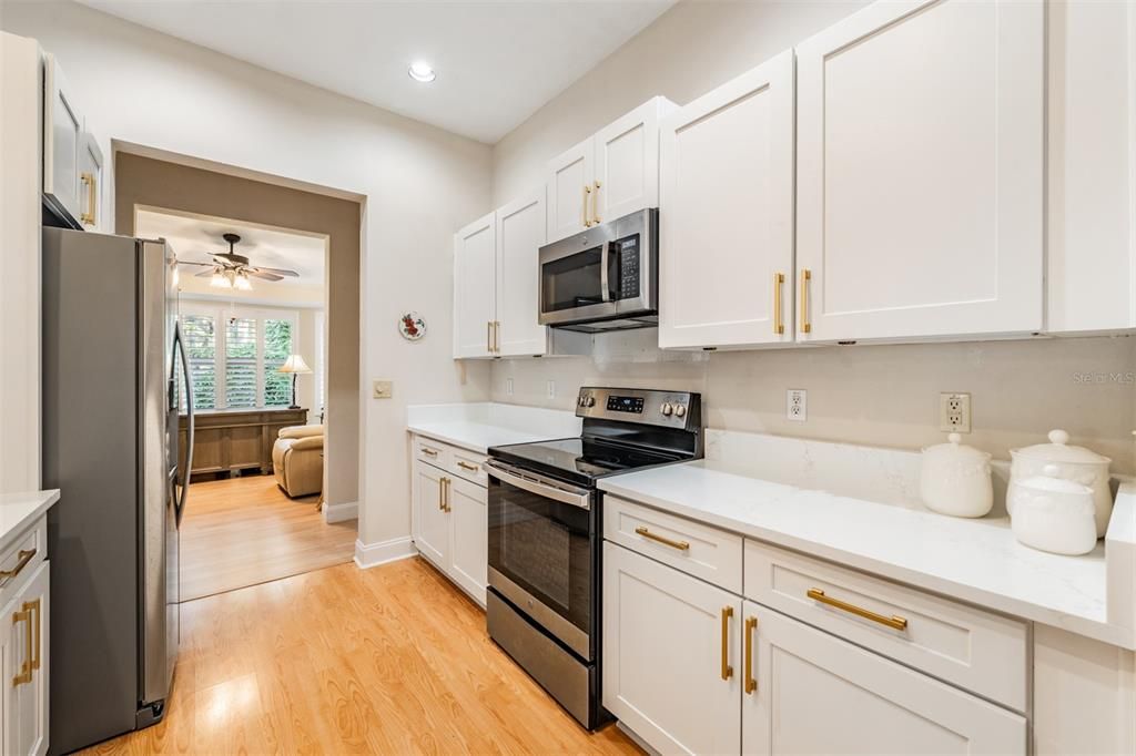 待售: $340,000 (2 贝兹, 2 浴室, 1710 平方英尺)