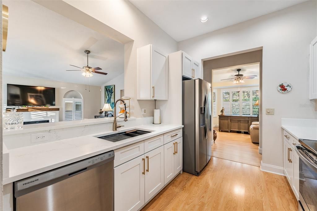 待售: $340,000 (2 贝兹, 2 浴室, 1710 平方英尺)