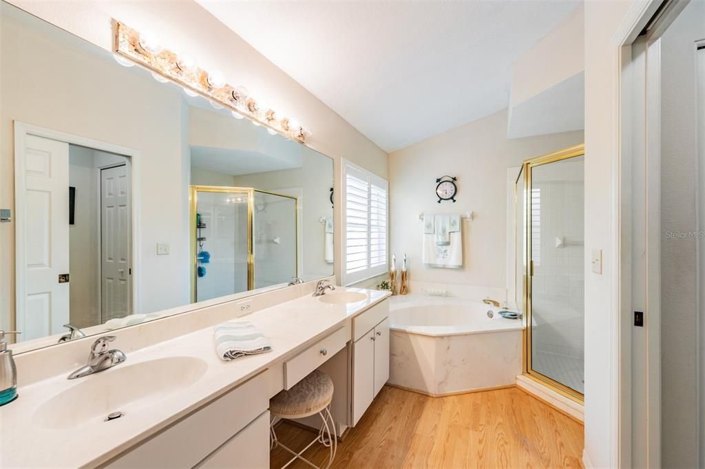 待售: $340,000 (2 贝兹, 2 浴室, 1710 平方英尺)