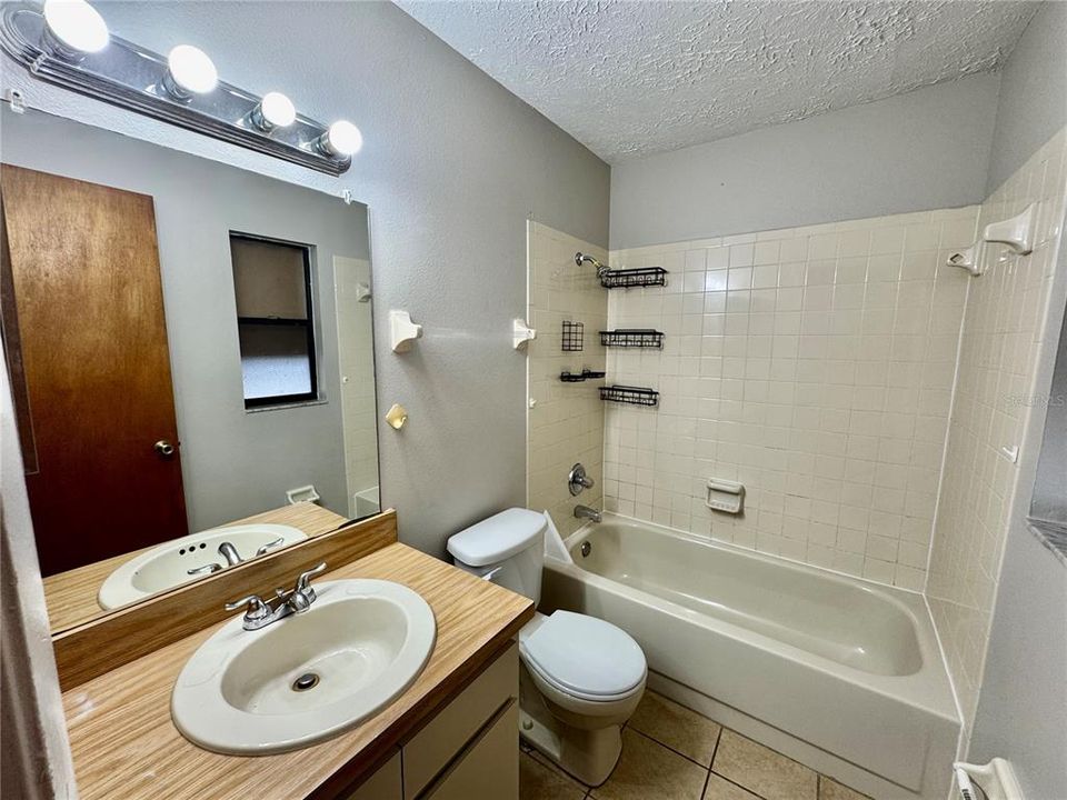 В аренду: $1,895 (2 спален, 2 ванн, 950 Квадратных фут)