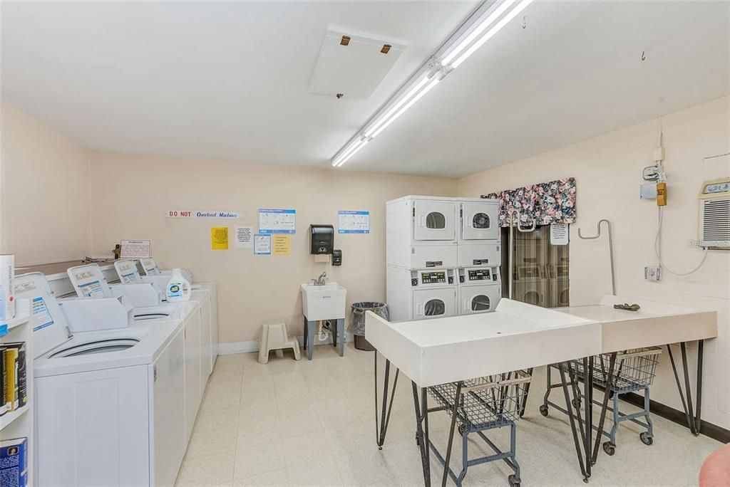 待售: $114,900 (2 贝兹, 1 浴室, 1050 平方英尺)