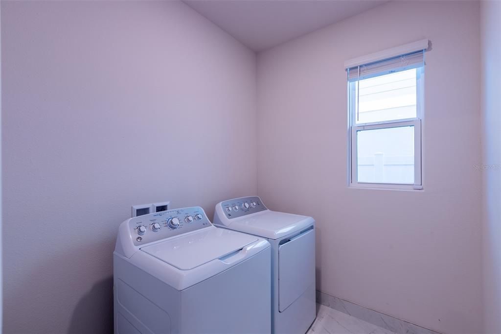 For Sale: $415,000 (3 beds, 2 baths, 1746 Square Feet)