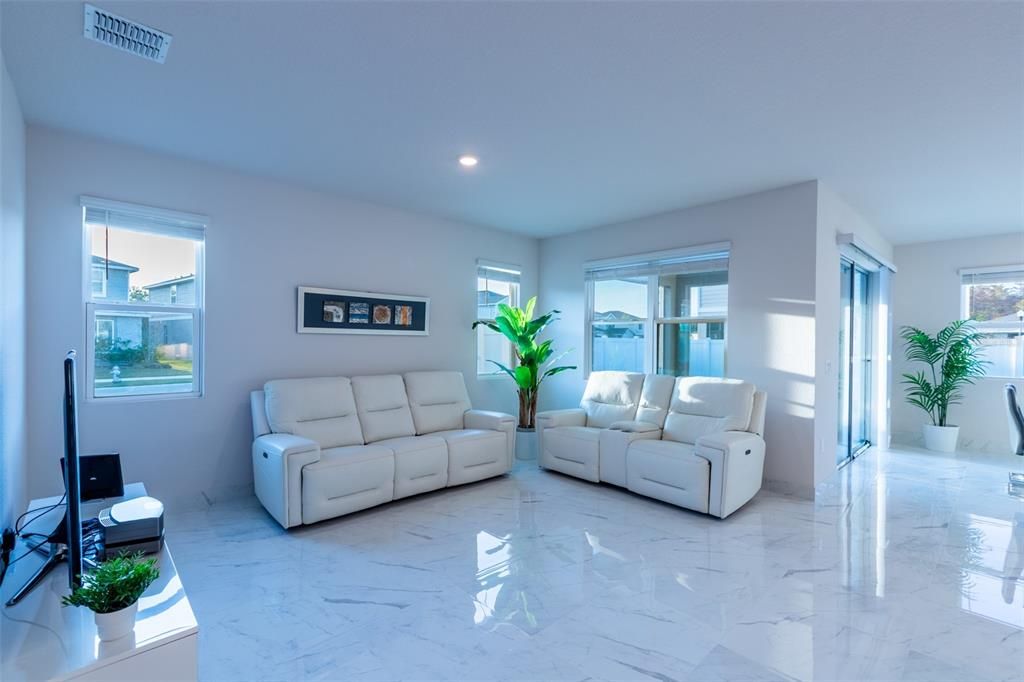 For Sale: $415,000 (3 beds, 2 baths, 1746 Square Feet)