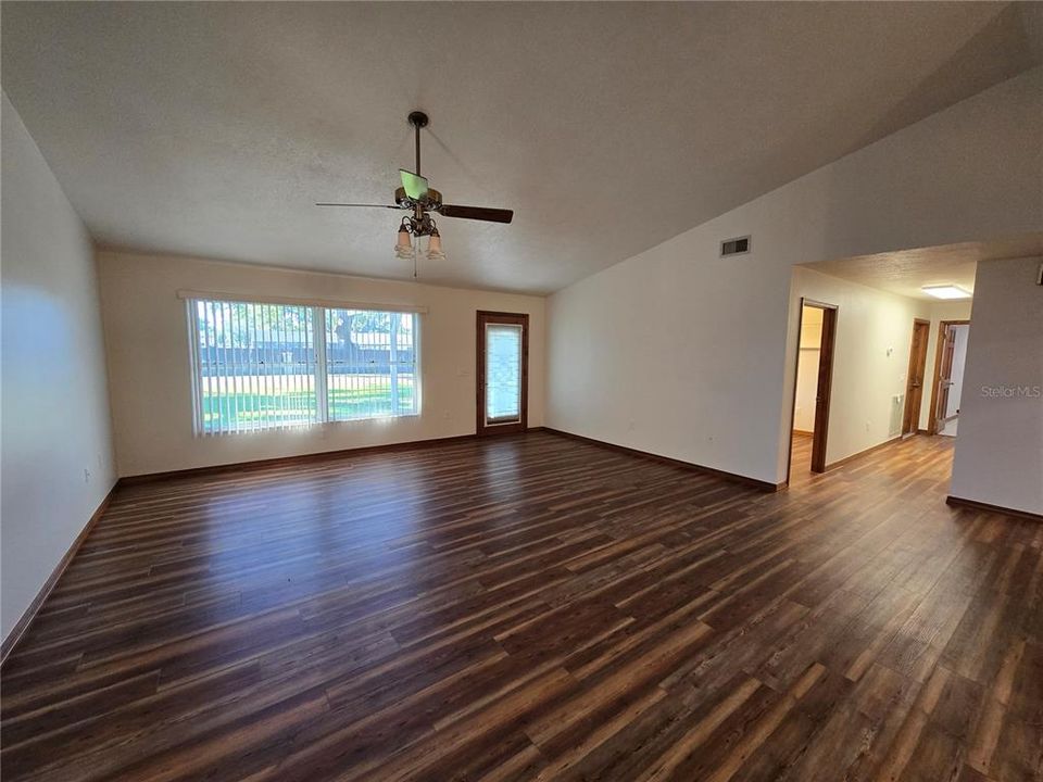 For Rent: $2,800 (4 beds, 3 baths, 2320 Square Feet)