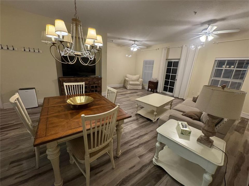 For Rent: $2,100 (2 beds, 2 baths, 1422 Square Feet)