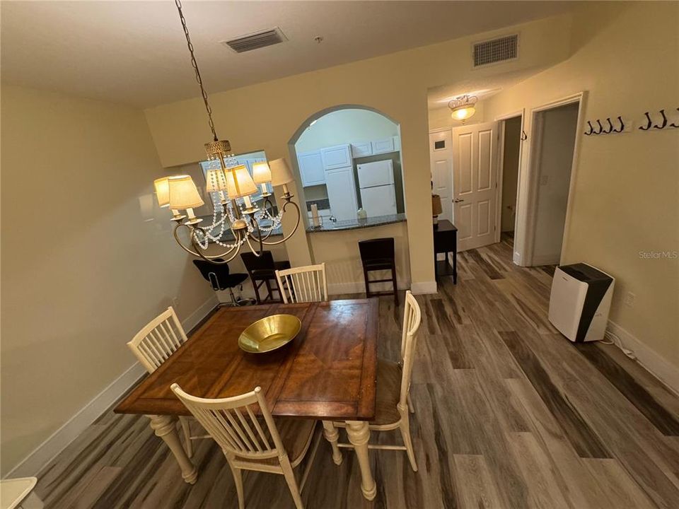 For Rent: $2,100 (2 beds, 2 baths, 1422 Square Feet)