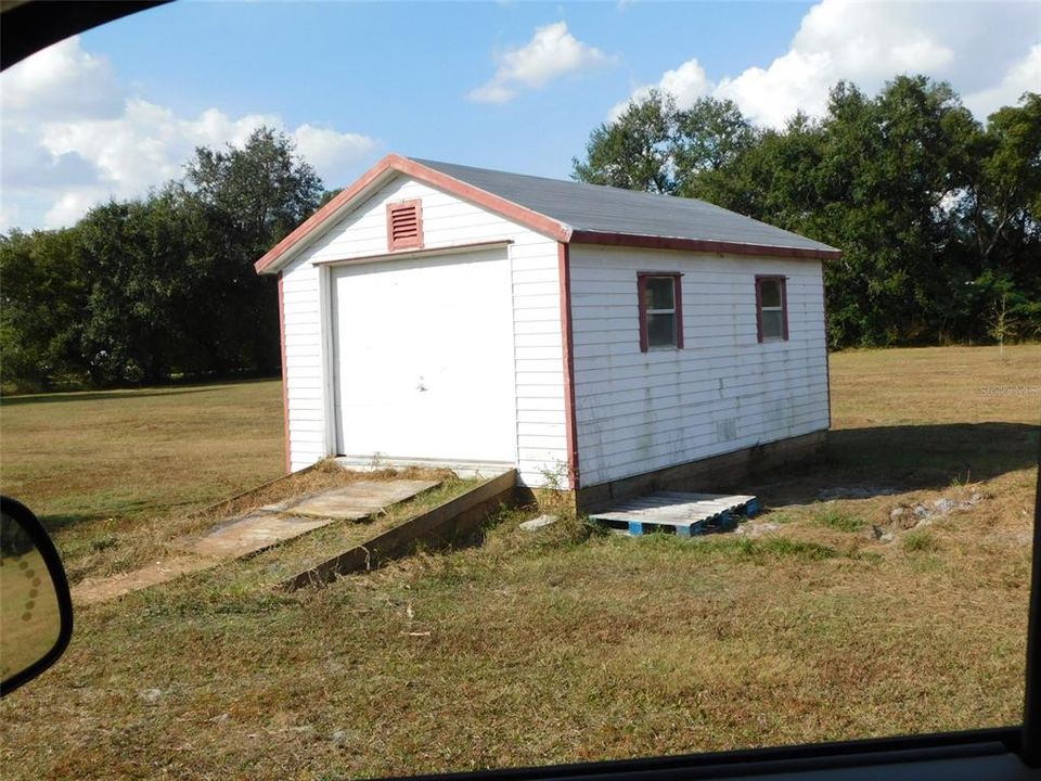 En Venta: $220,000 (5.05 acres)