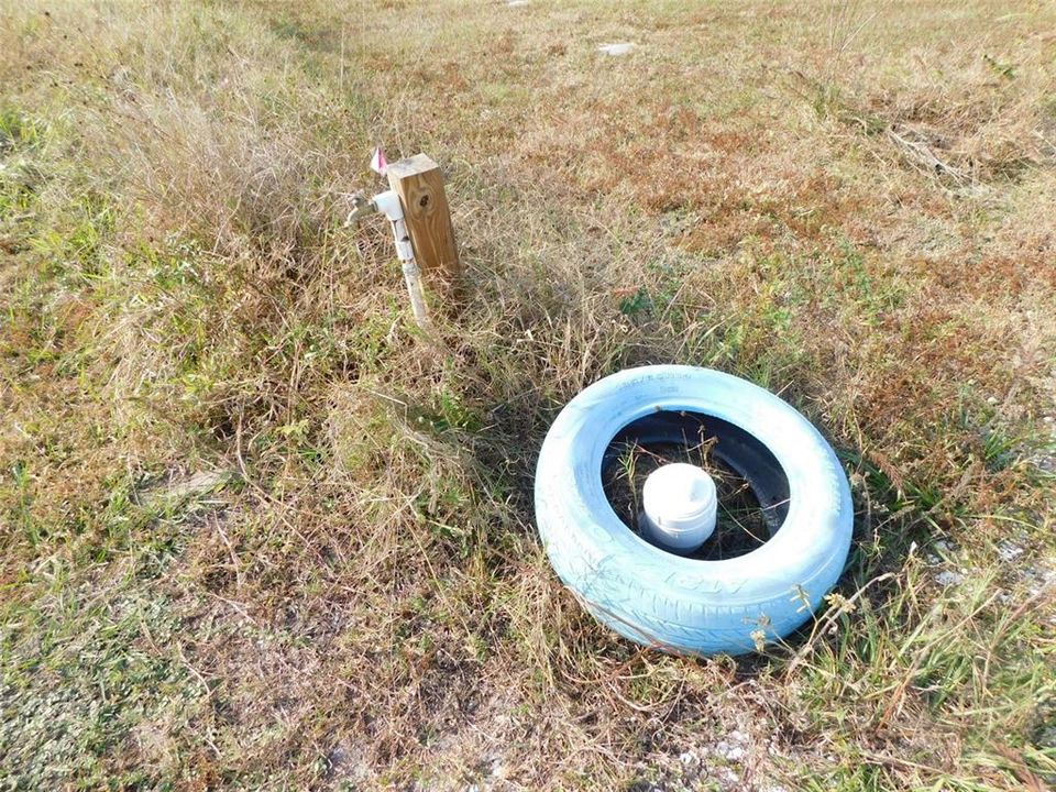 En Venta: $220,000 (5.05 acres)