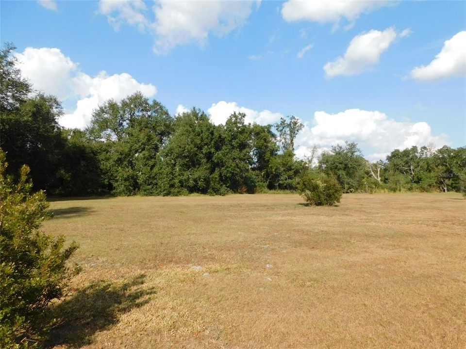 En Venta: $220,000 (5.05 acres)