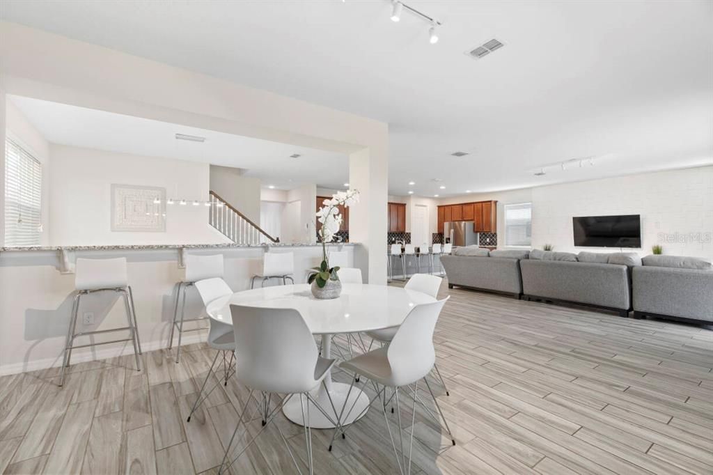 For Sale: $850,000 (9 beds, 6 baths, 4363 Square Feet)