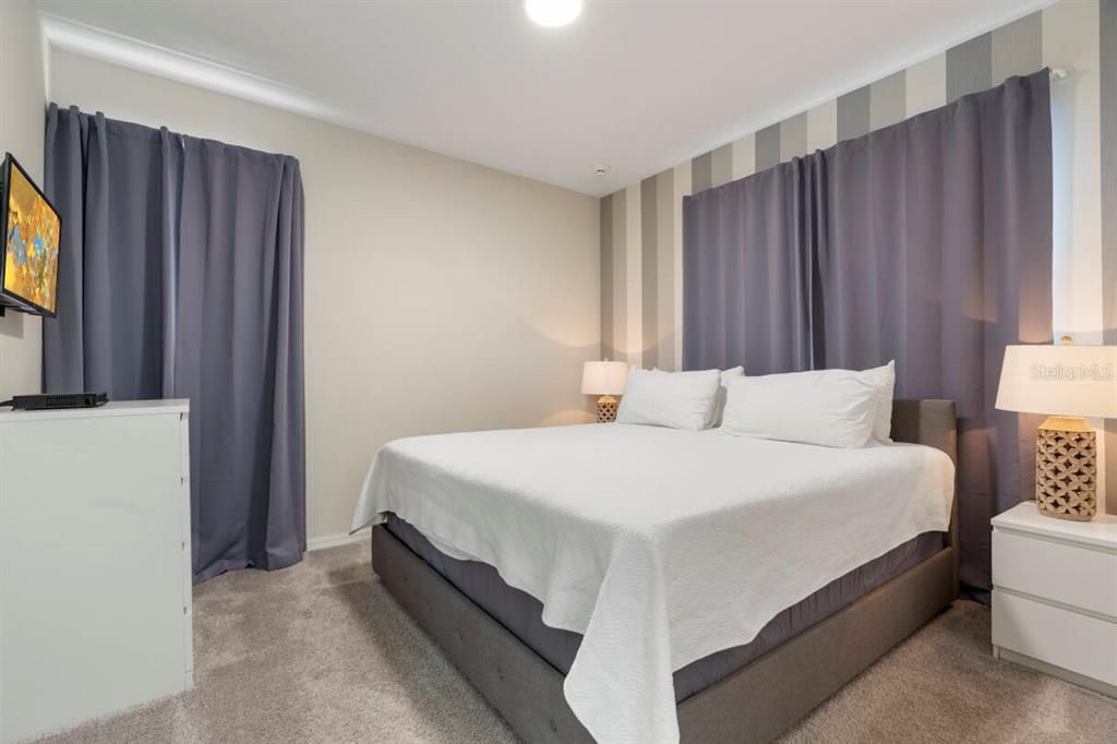 For Sale: $850,000 (9 beds, 6 baths, 4363 Square Feet)