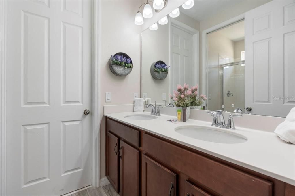 For Sale: $850,000 (9 beds, 6 baths, 4363 Square Feet)