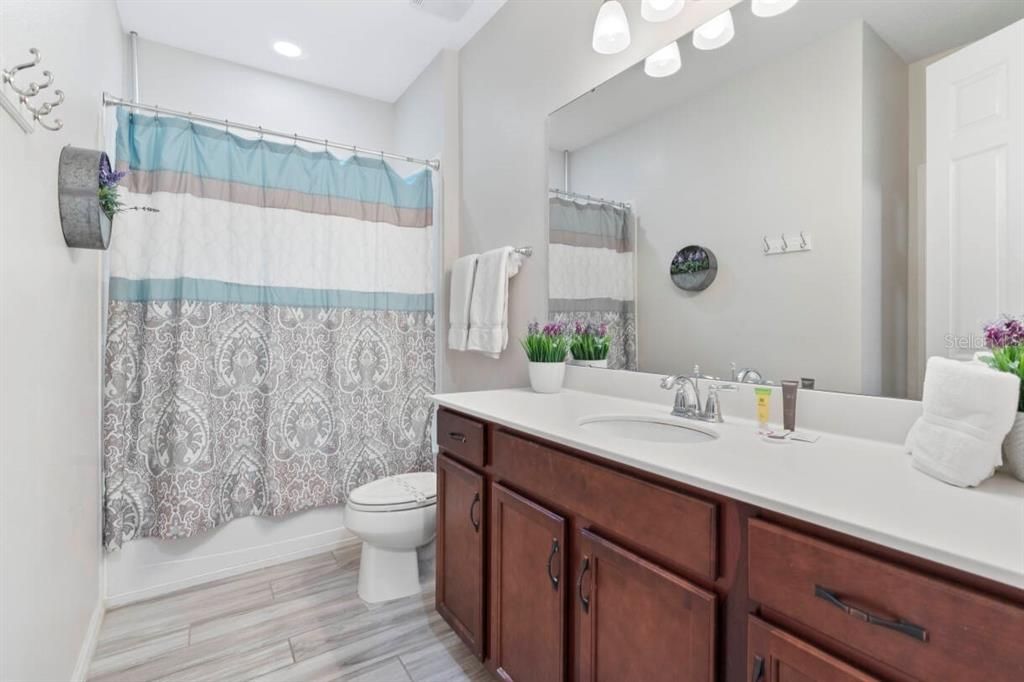 For Sale: $850,000 (9 beds, 6 baths, 4363 Square Feet)