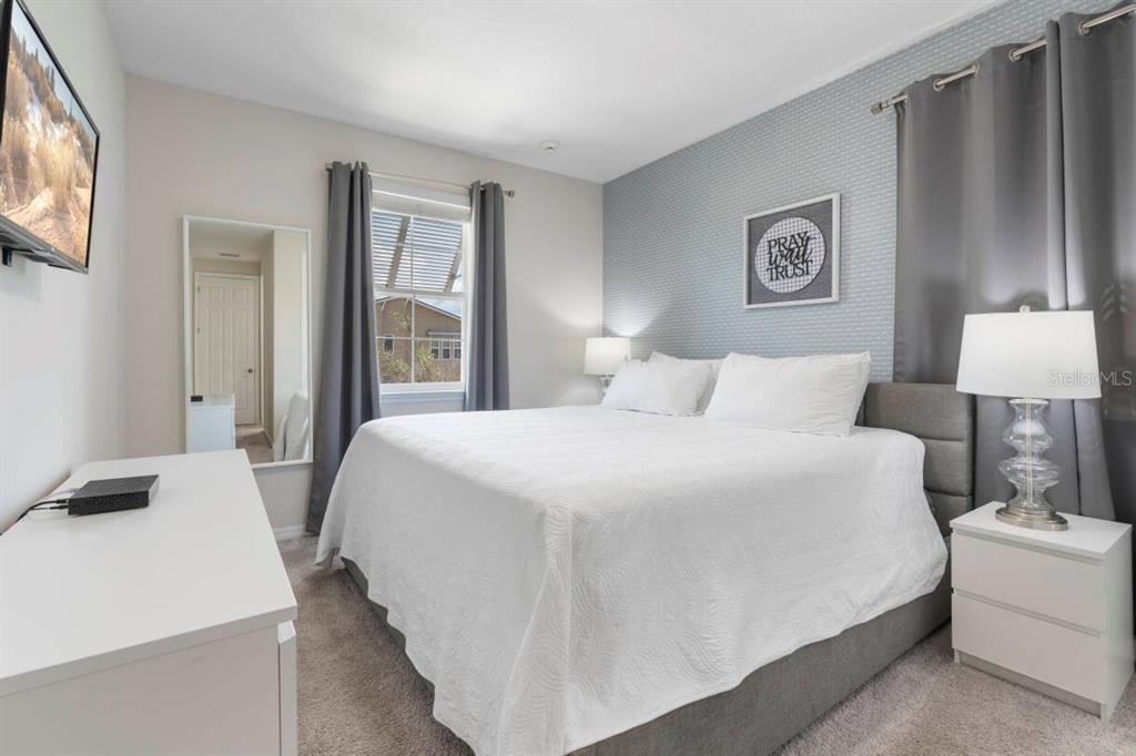 For Sale: $850,000 (9 beds, 6 baths, 4363 Square Feet)