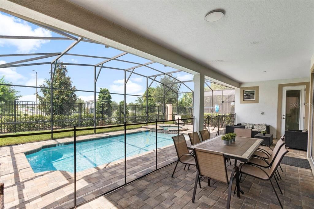 For Sale: $850,000 (9 beds, 6 baths, 4363 Square Feet)