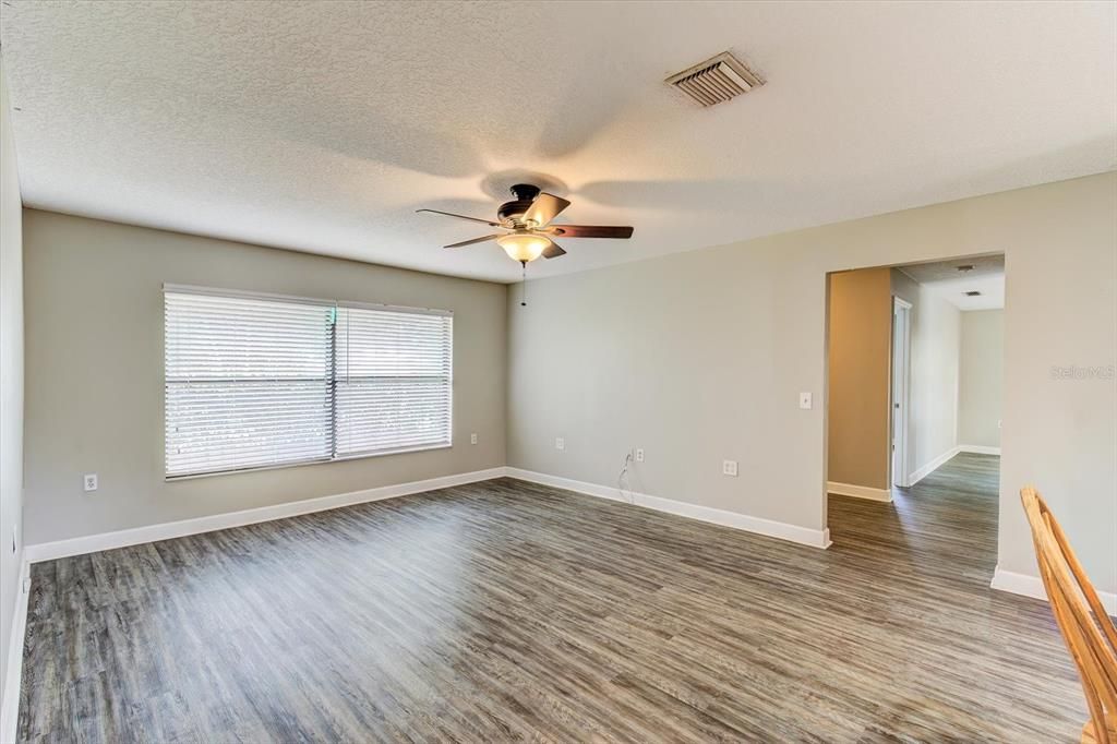 En Venta: $514,900 (4 camas, 2 baños, 2149 Pies cuadrados)