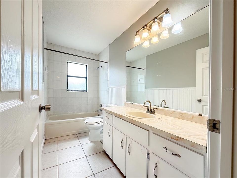 En Venta: $514,900 (4 camas, 2 baños, 2149 Pies cuadrados)