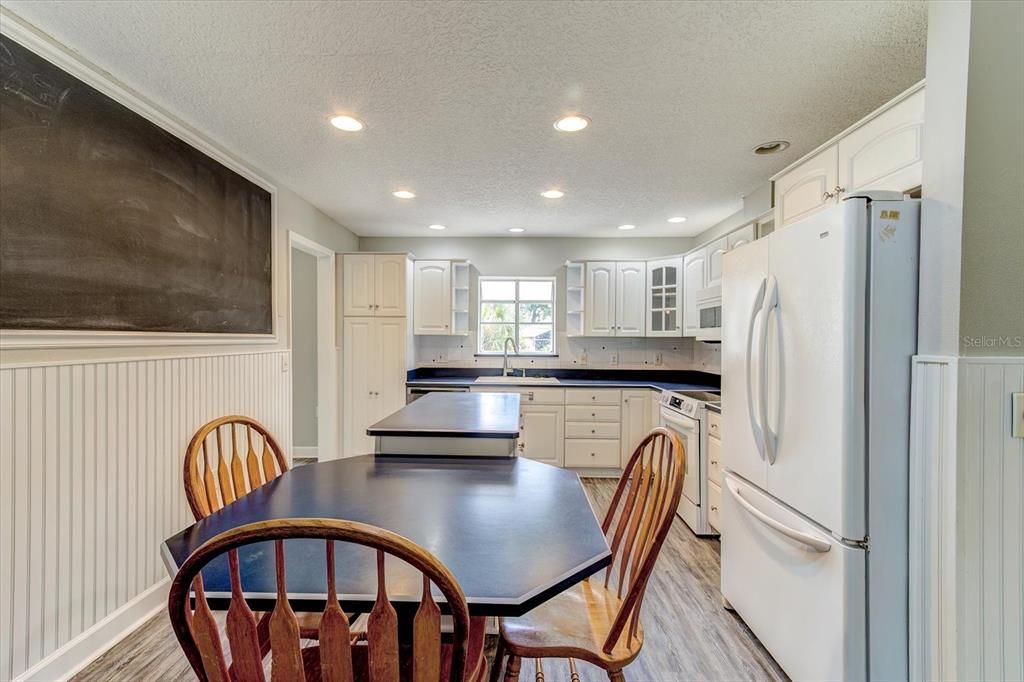 En Venta: $514,900 (4 camas, 2 baños, 2149 Pies cuadrados)