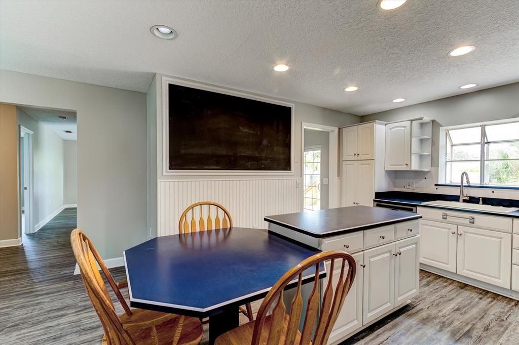 En Venta: $514,900 (4 camas, 2 baños, 2149 Pies cuadrados)