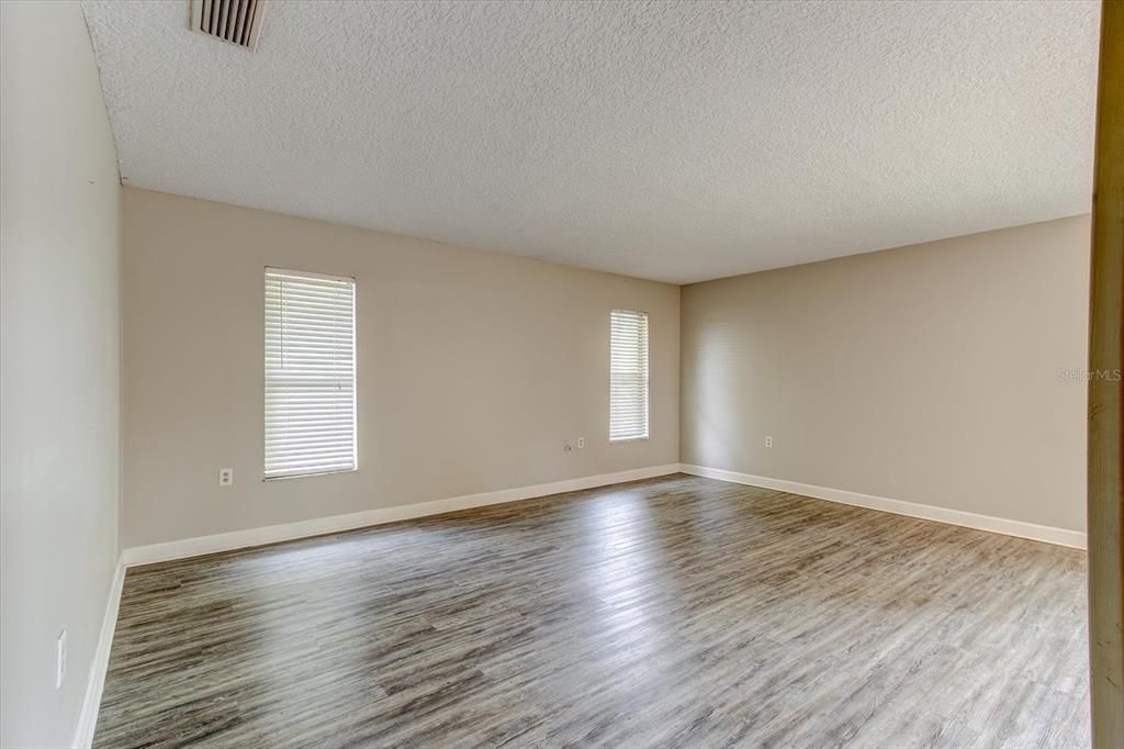 En Venta: $514,900 (4 camas, 2 baños, 2149 Pies cuadrados)