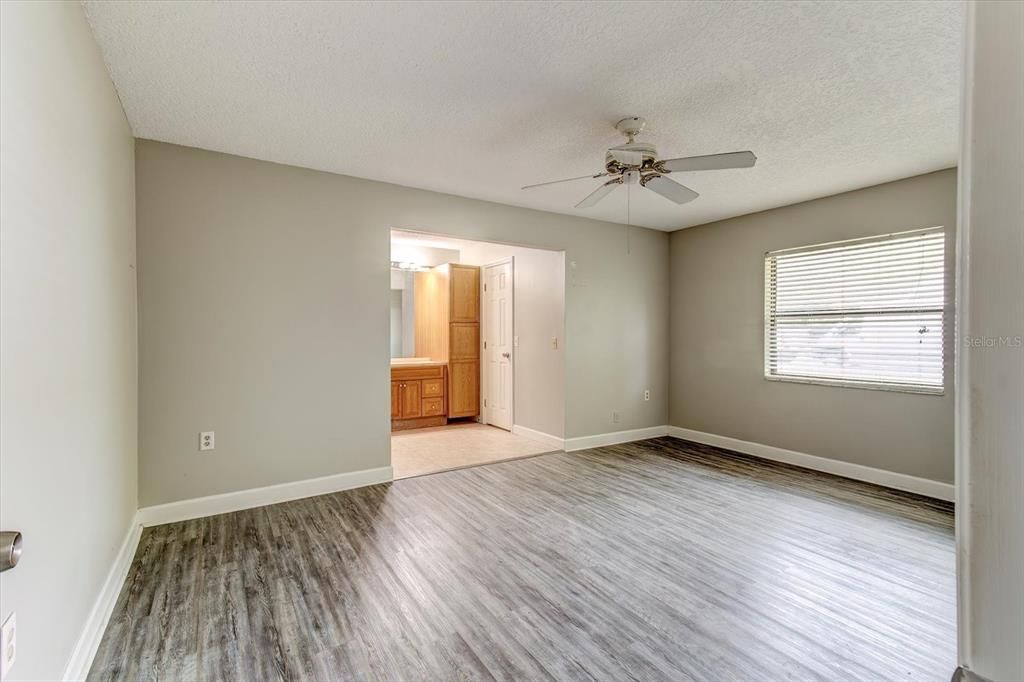 En Venta: $514,900 (4 camas, 2 baños, 2149 Pies cuadrados)