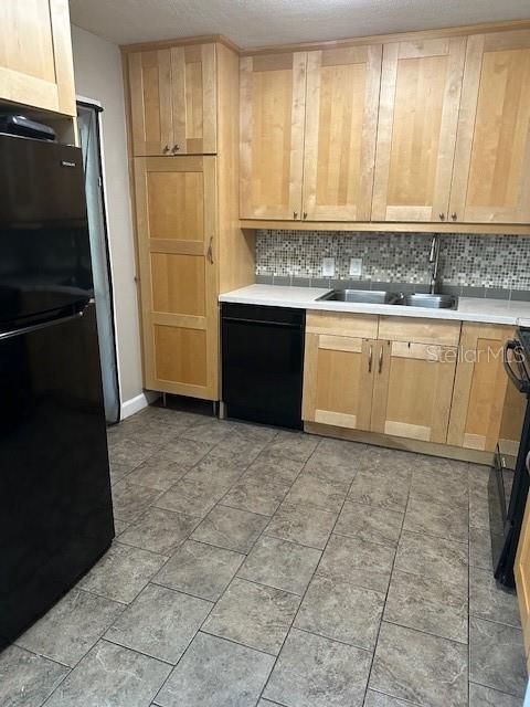 待售: $295,000 (3 贝兹, 2 浴室, 1100 平方英尺)