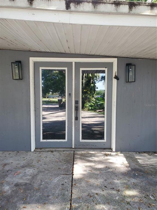 For Rent: $1,795 (5 beds, 2 baths, 2200 Square Feet)