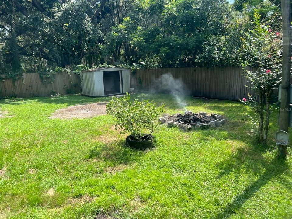 For Rent: $1,795 (5 beds, 2 baths, 2200 Square Feet)